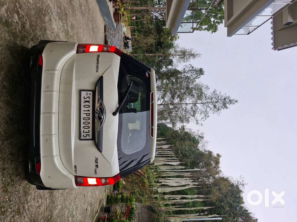 Xuv 500 W10 Well Maintained, Urgent Sell
