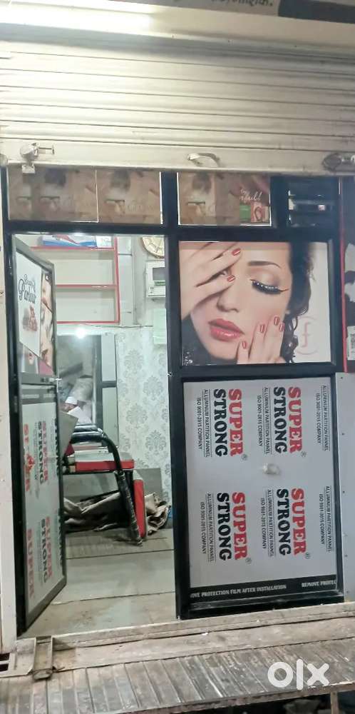 Beauty parlour setup