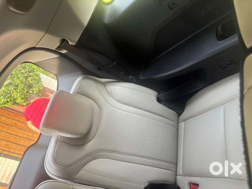 Mahindra Ax7 Luxury Manual Diesel Car 2022