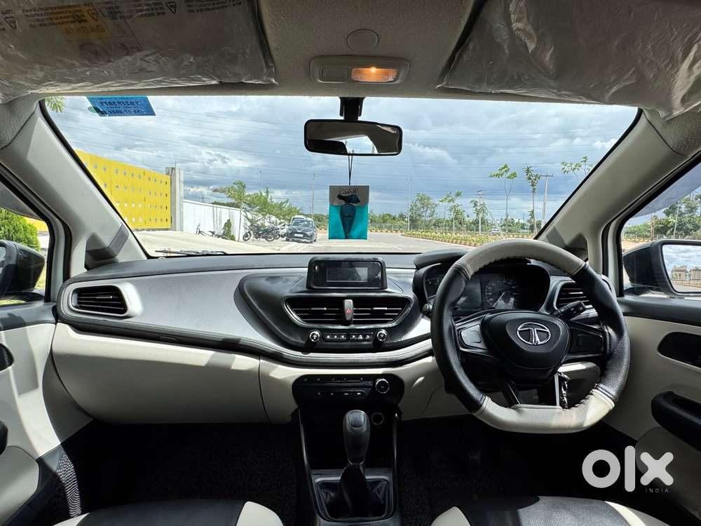 Tata Altroz 1.2 Xe Plus Petrol, 2022, Petrol