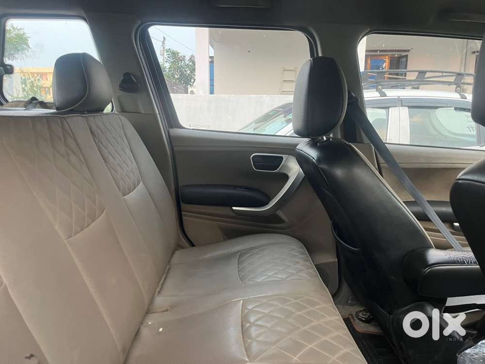 Mahindra Tuv 300 2018