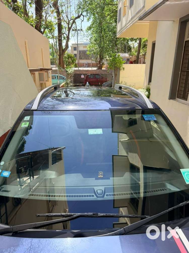 Hyundai Venue 2021 Petrol 29500 Km Driven
