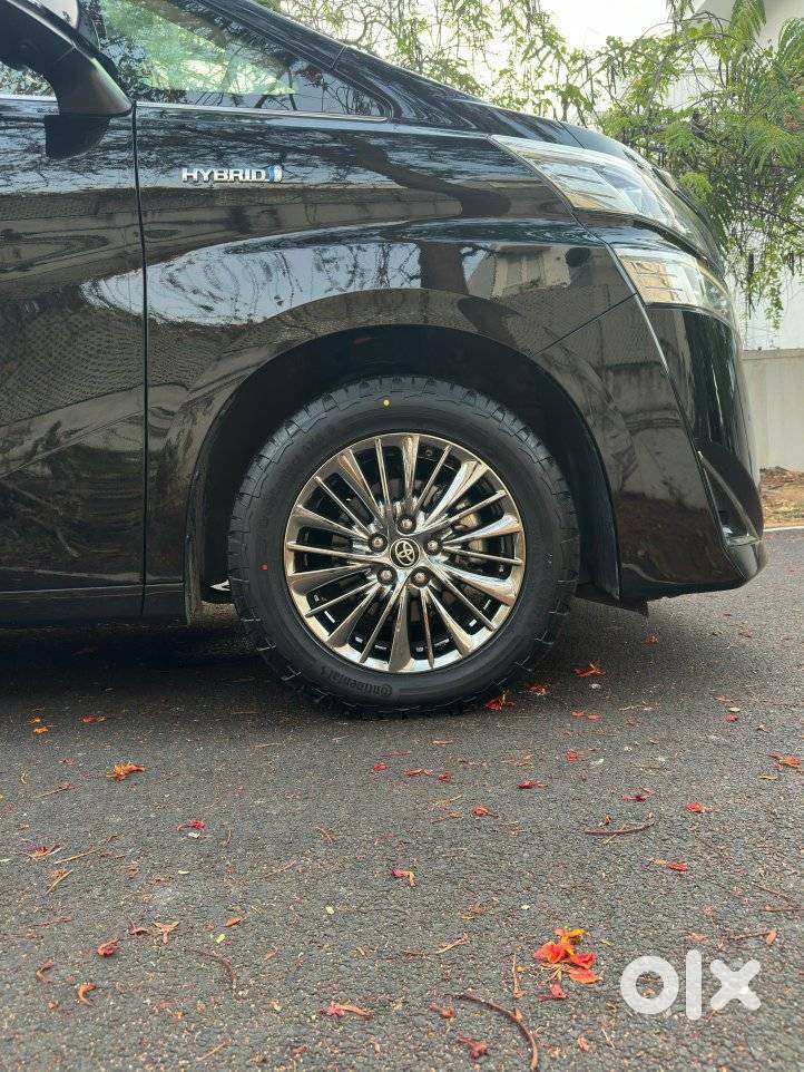 Toyota Vellfire 2.5 Executive Lounge, 2023, Petrol