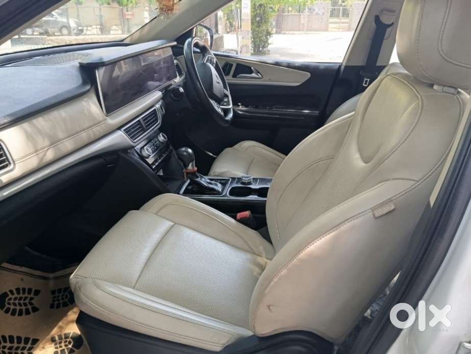 Mahindra Xuv700 2.2 Ax 7 Diesel At Luxury Pack Str, 2022, Diesel