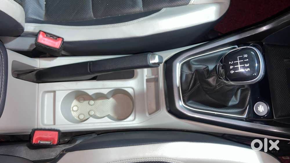 Volkswagen Taigun 1.0 Tsi Topline, 2022, Petrol