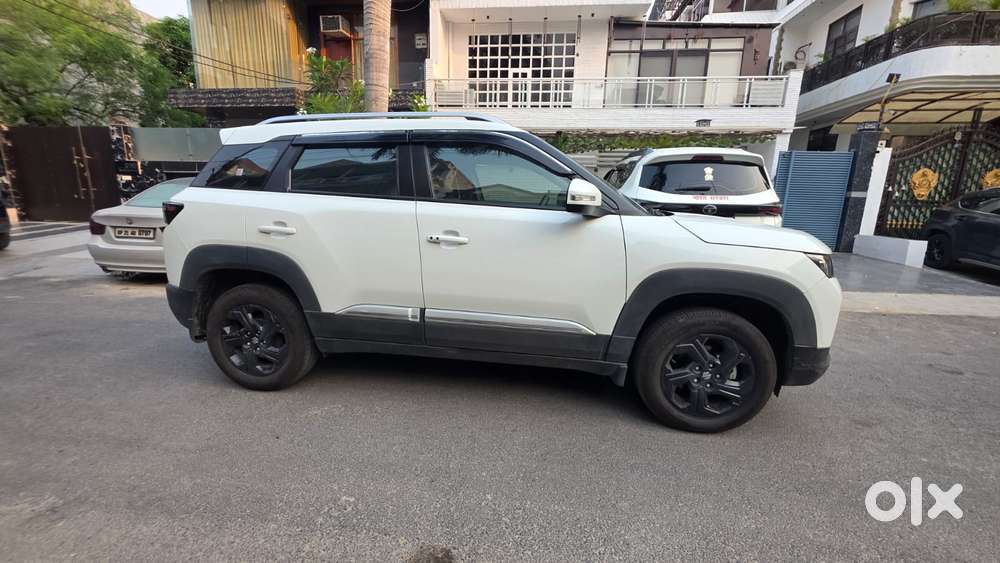 Maruti Suzuki Brezza 1.5 Zxi At Smart Hybrid, 2025, Petrol