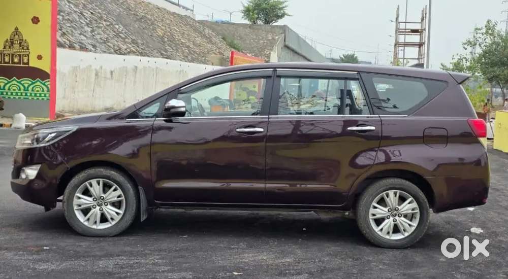 Toyota Innova Crysta 2.8z 2016