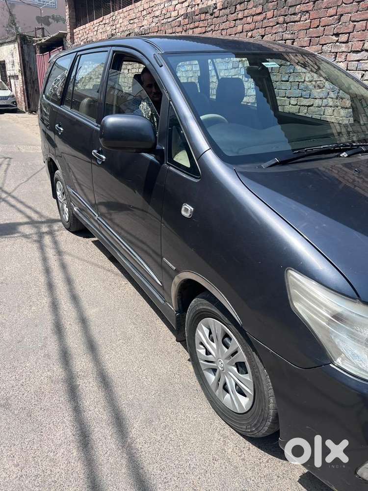 Toyota Innova 2016 Diesel Well Maintained