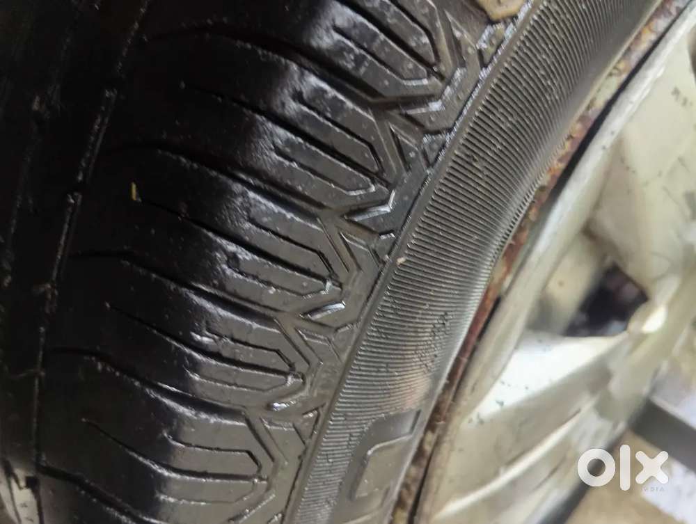 Kal Tak Arjent Sell 1 Paise Ki Kami Nhi Charo Tyre New Hain .