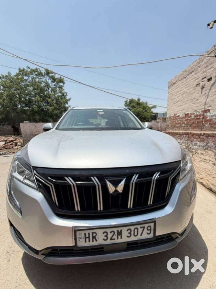 Mahindra Xuv700 2.0 Mx Petrol Mt 5 Str, 2022, Petrol