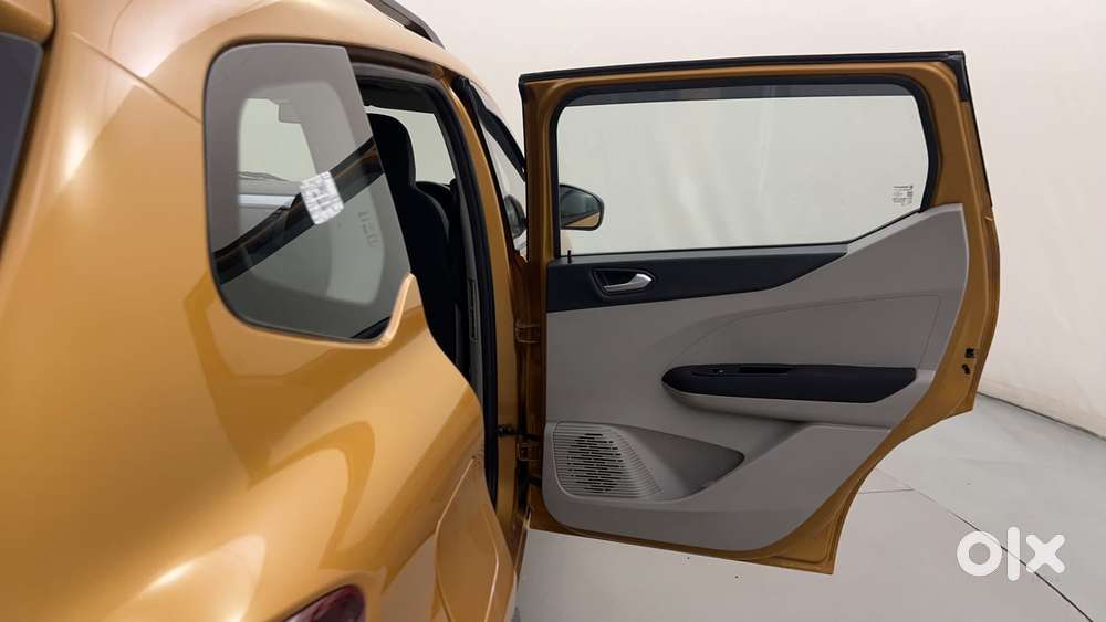 Renault Triber Rxz, 2020, Petrol