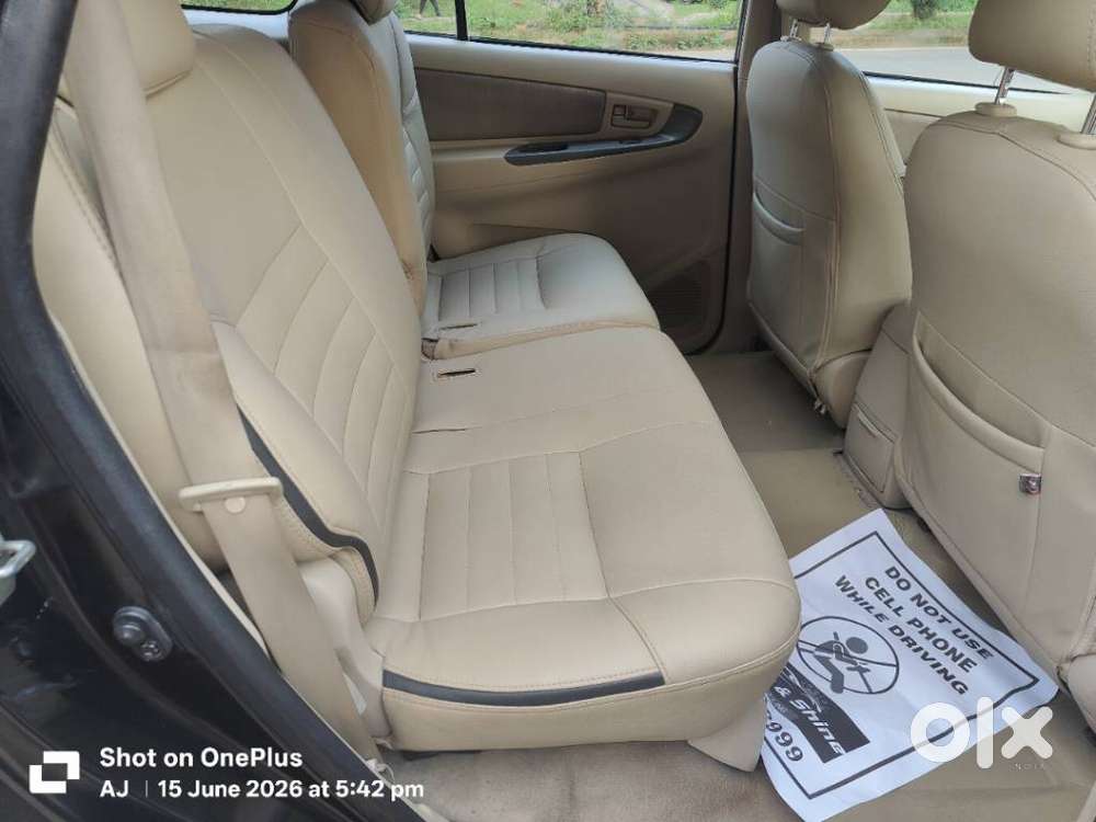 Toyota Innova 2.5 G (diesel) 7 Seater Bs Iv, 2006, Diesel
