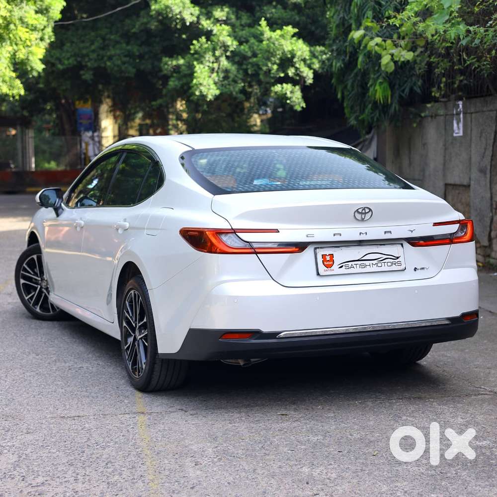 Toyota Camry Hybrid, 2026, Petrol