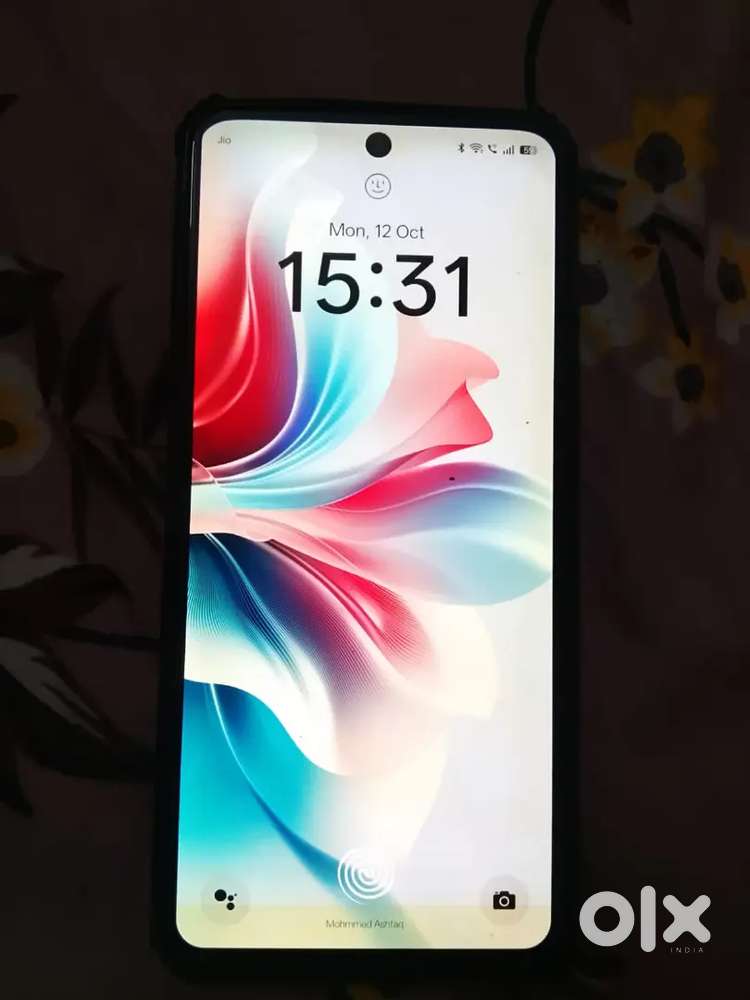 Oppo f 25 pro Box charger available