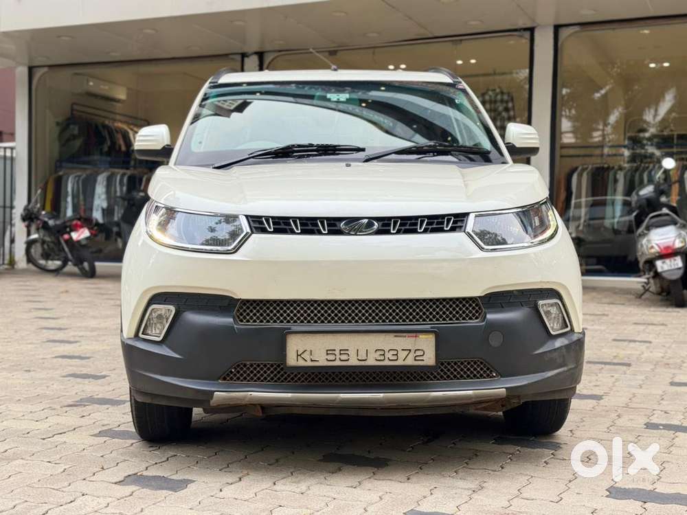 Mahindra Kuv 100 D75 K8 Dual Tone, 2016, Petrol