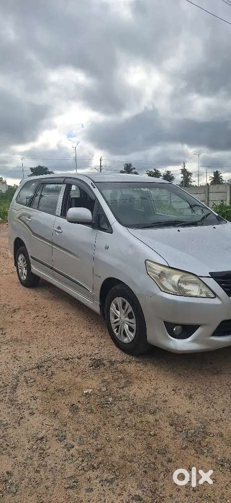 Toyota Innvoa 2013 Model