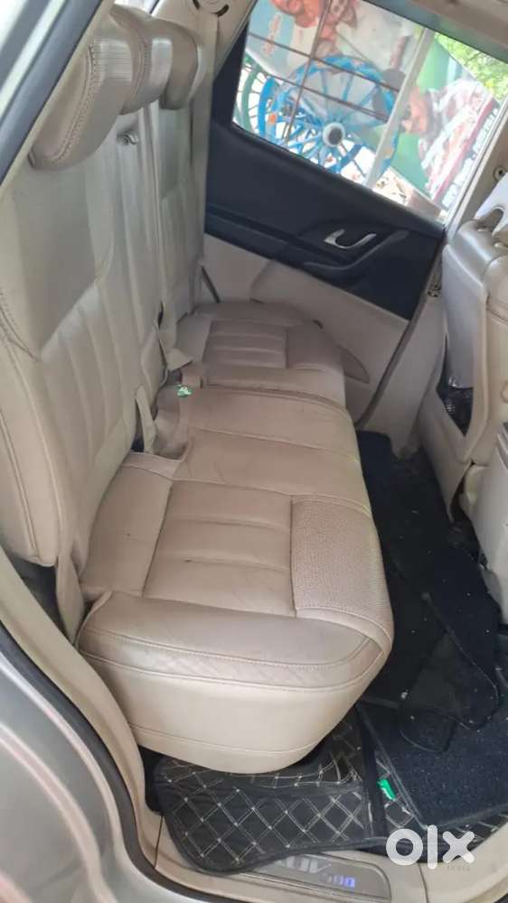 Mahindra Xuv500 Diesel 2wd 2016 Showroom Track