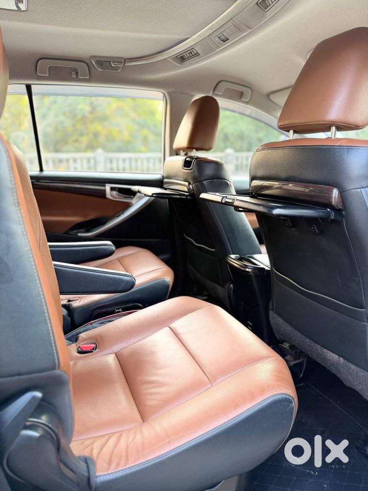 Toyota Innova Crysta 2.8z Automatic, 2017, Diesel