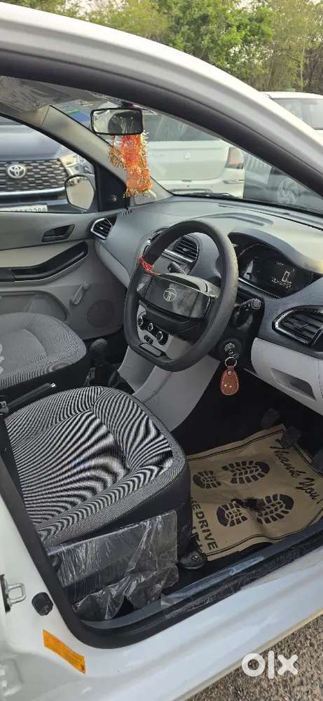 Tata Tiago 2026 April Petrol 1900 Km Driven,1 Month Old