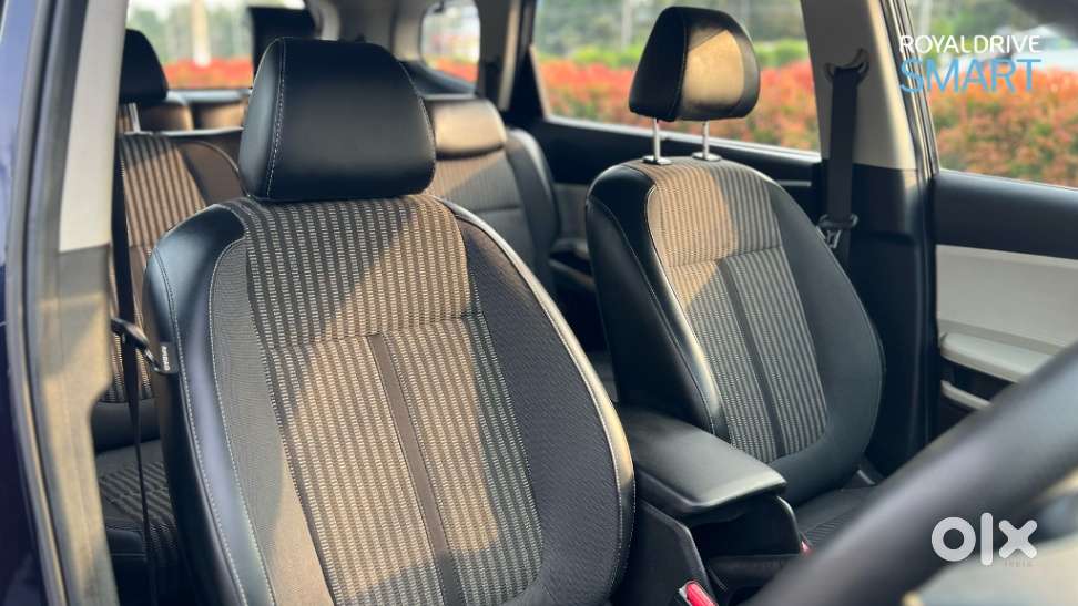 Kia Carens, 2023, Petrol