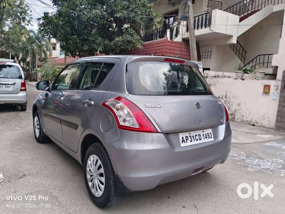 Maruti Suzuki Swift Vxi Ags, 2013, Petrol