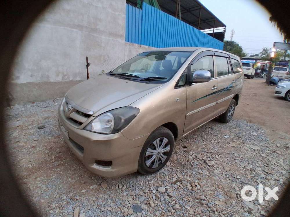 Toyota Innova 2.5 G (diesel) 8 Seater, 2005, Diesel