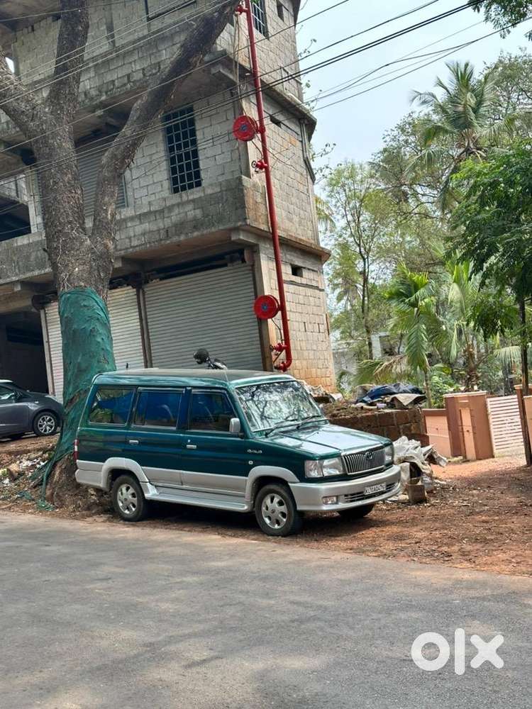 Toyota Qualis 2004 Diesel 216000 Km Driven