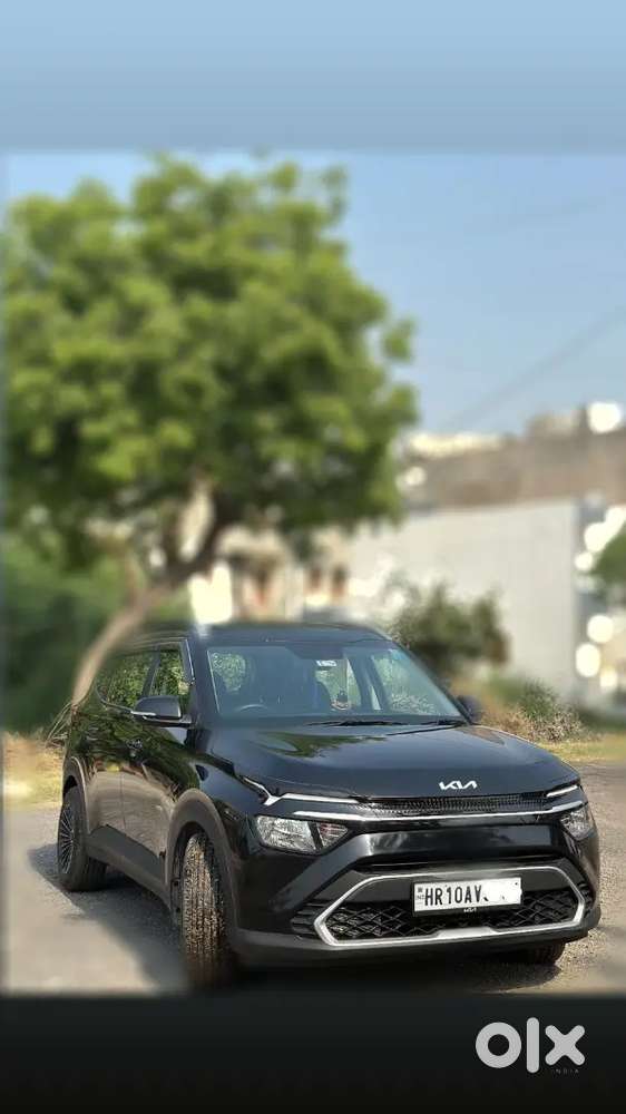 Kia Carens Premium Optional Petrol