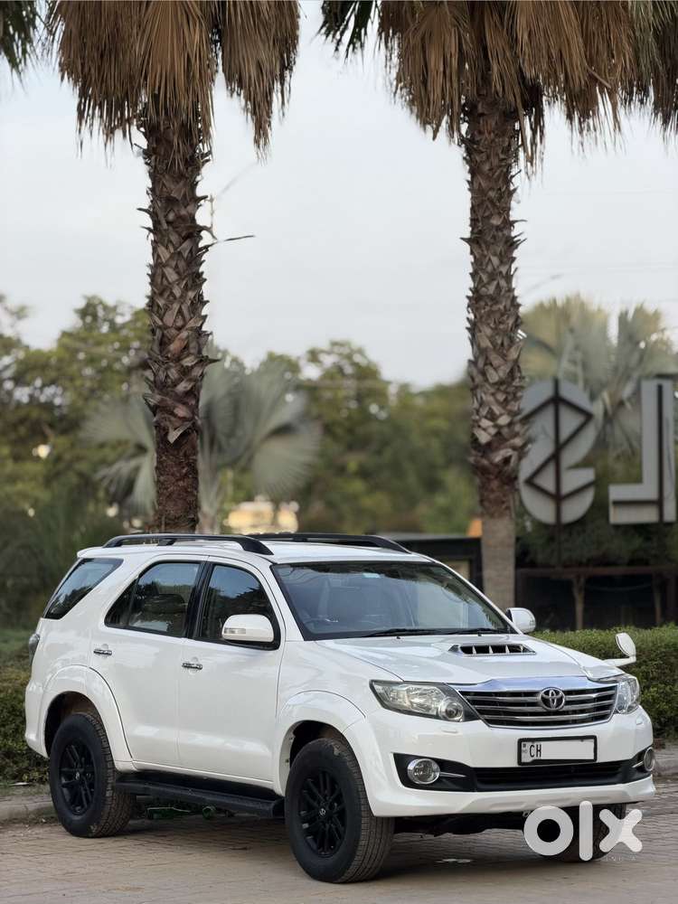 Toyota Fortuner 4x4 Manual Limited Edition, 2012, Diesel