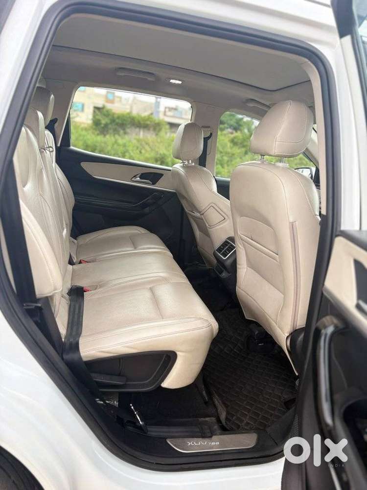 Mahindra Xuv700 2.2 Ax 7 Diesel At Str, 2023, Diesel