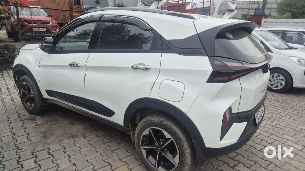 Tata Nexon Pure Petrol Manual 2025