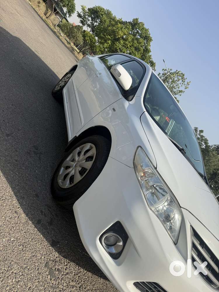 Toyota Corolla Altis Facelift, 2012, Petrol