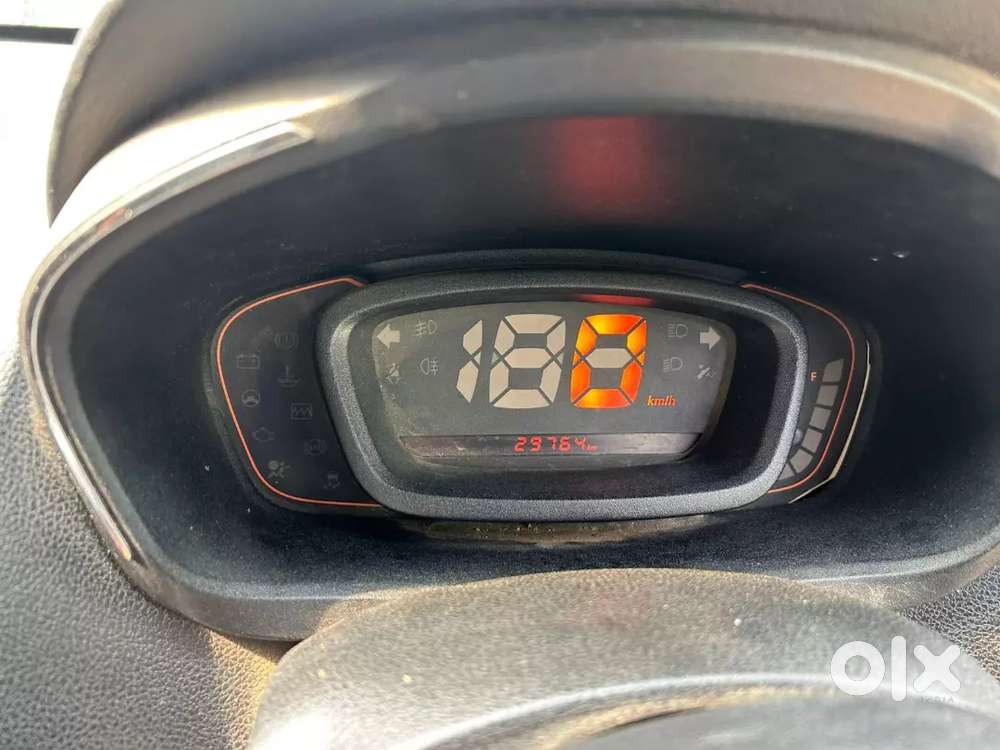 Kwid Climber Rxt Top Model Back Camera Less Driven Non Accidental