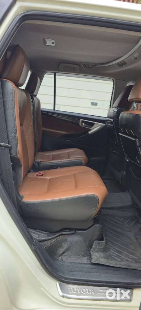 Toyota Innova Crysta 2.8z Automatic, 2017, Diesel