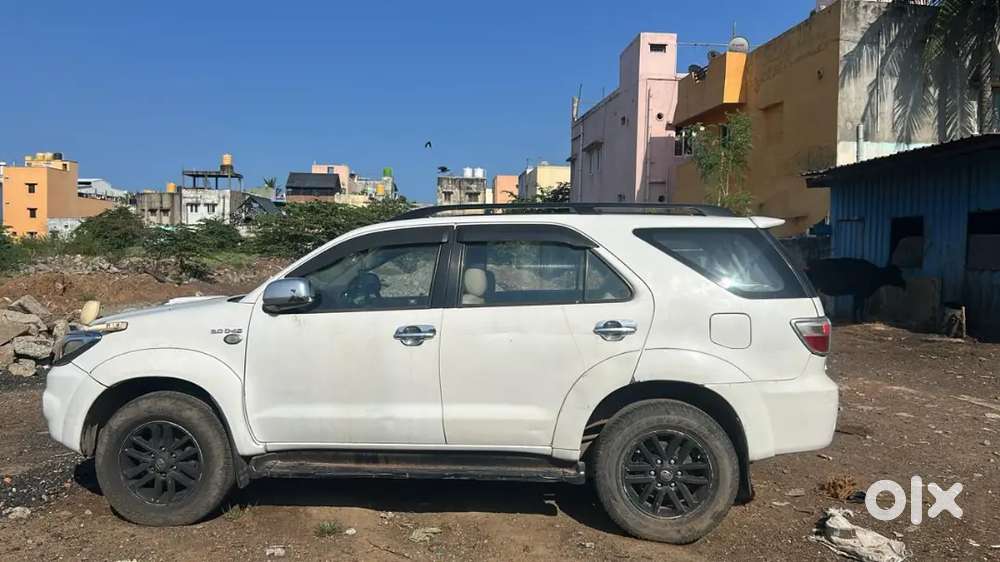 Toyota Fortuner 2011 Diesel 230000 Km Driven