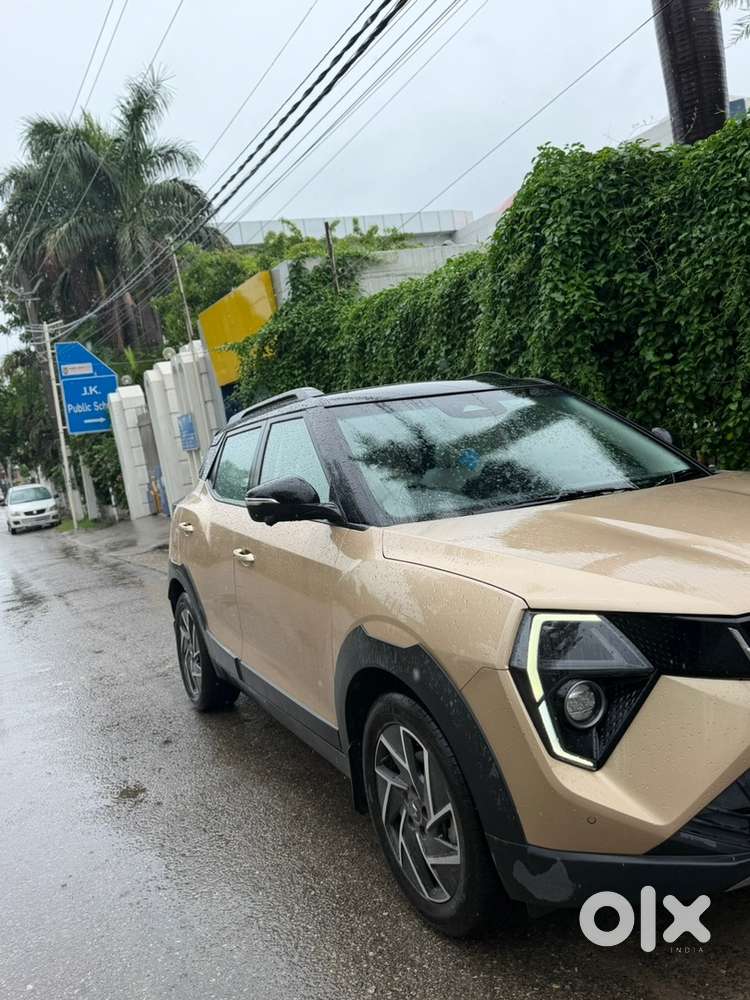 Mahindra Xuv 3xo Ax7 L At Tgdi 2025