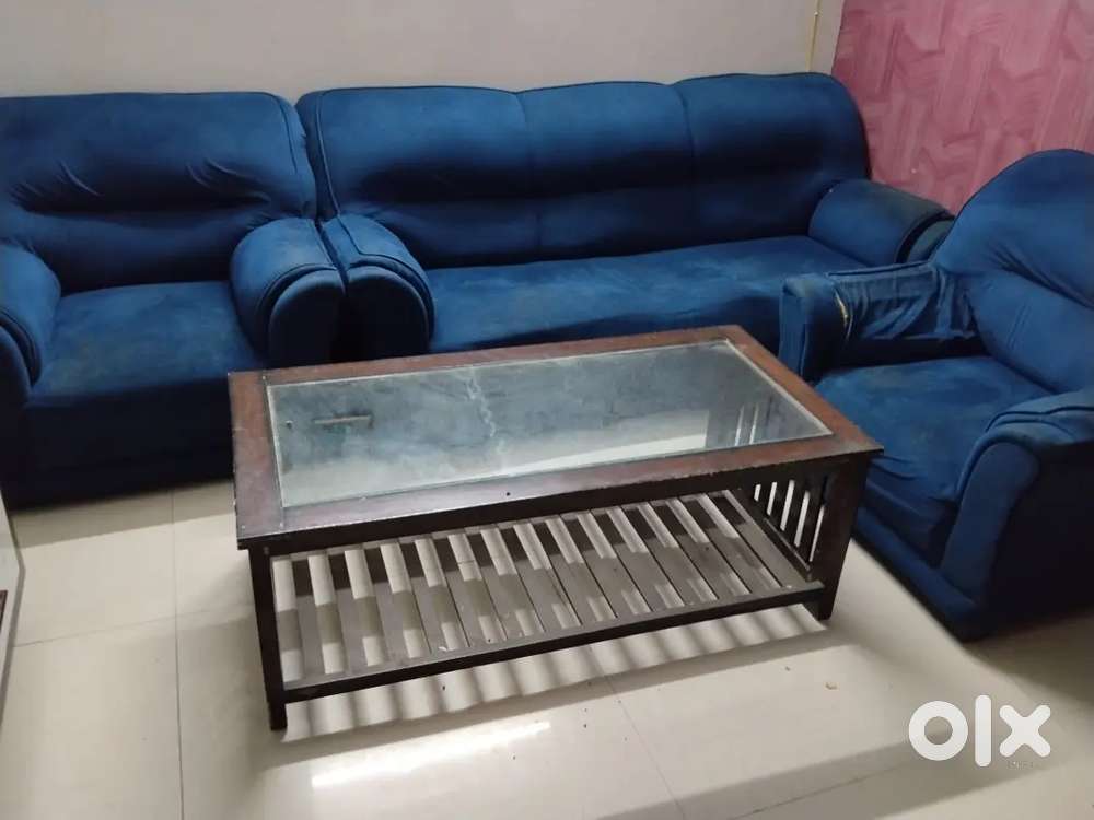 5 seater Sofa set with Center table