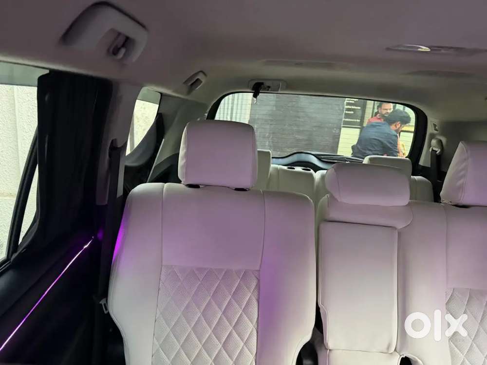 Innova Crysta 2.8g Automatic Disel Super Duper Prime Condition