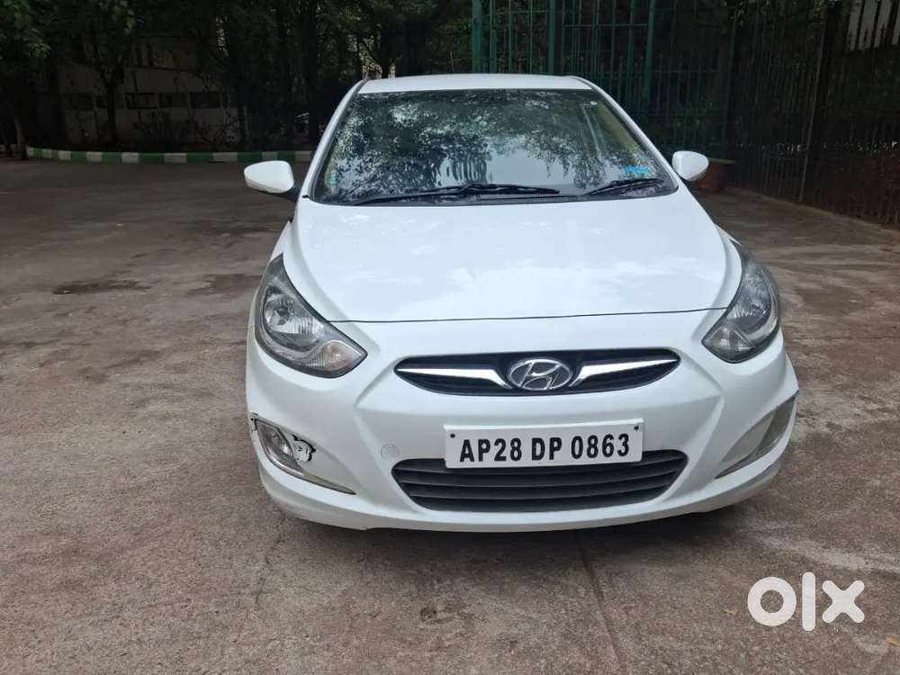 Hyundai Verna 1.6 Ex