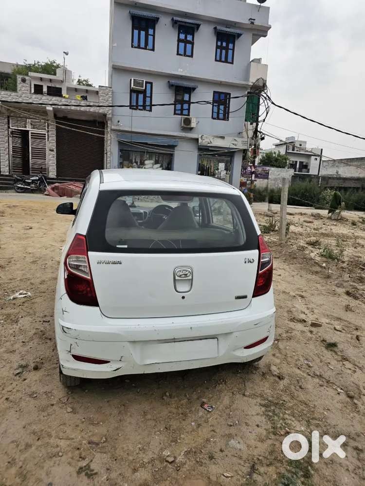 Hyundai I10 2012 Petrol Good Condition With Cng Fitted On Paper