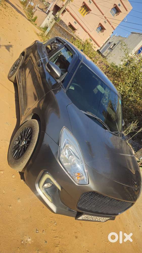 Maruti Suzuki Swift Vxi + Manual, 2022, Petrol