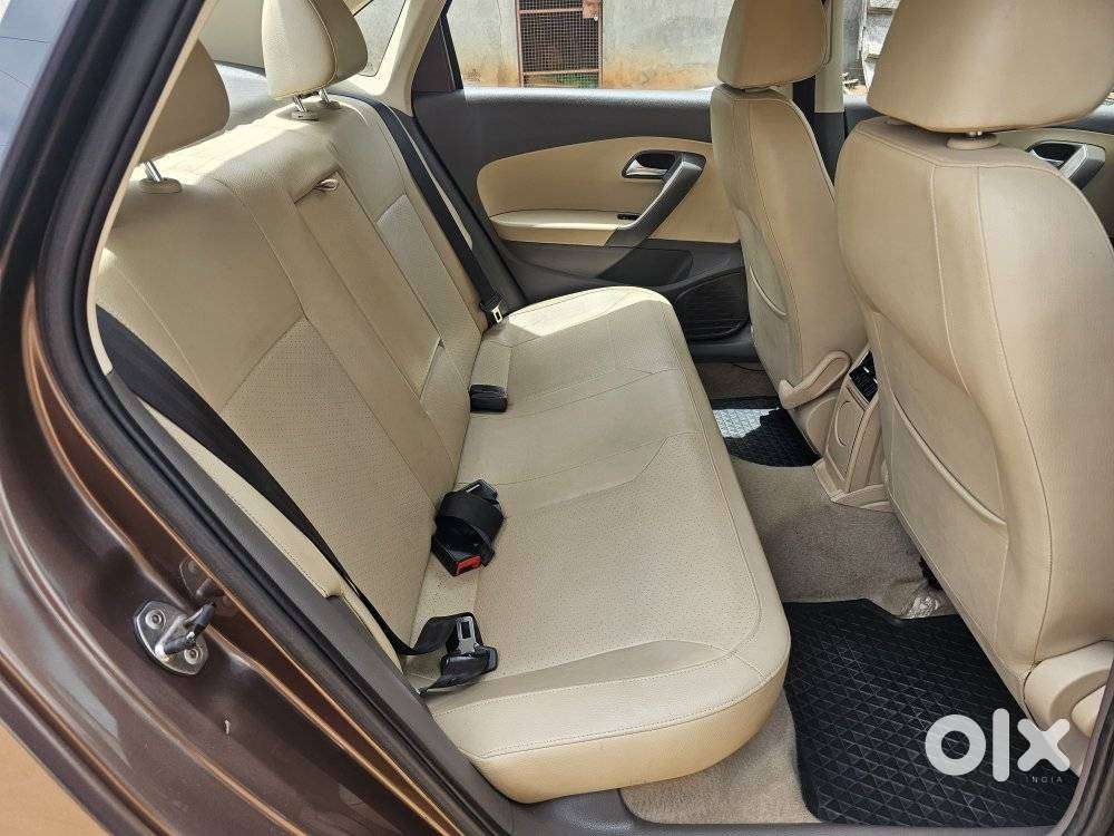 Volkswagen Vento 1.2 Tsi Highline At, 2015, Petrol