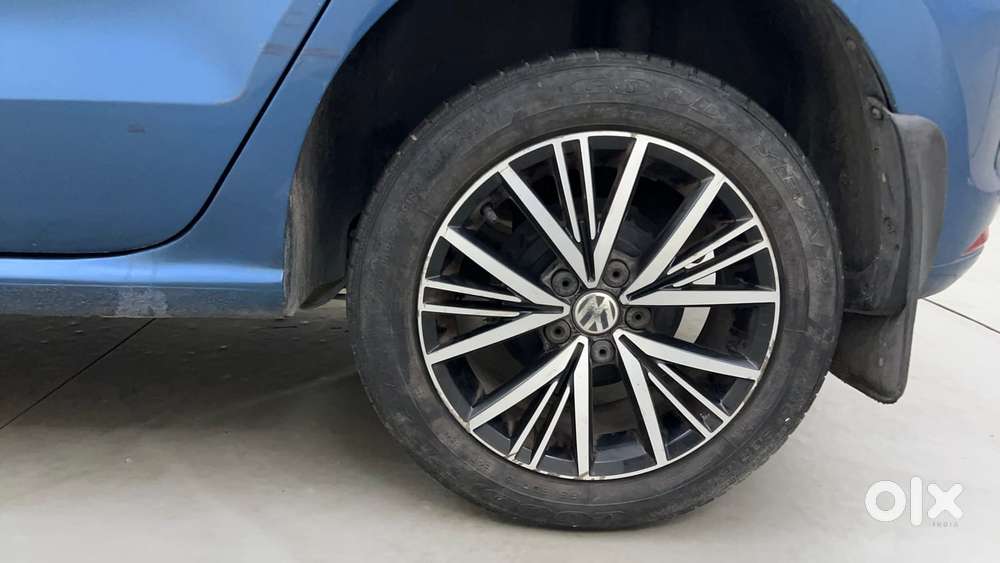 Volkswagen Polo Petrol Highline 1.2l, 2016, Petrol