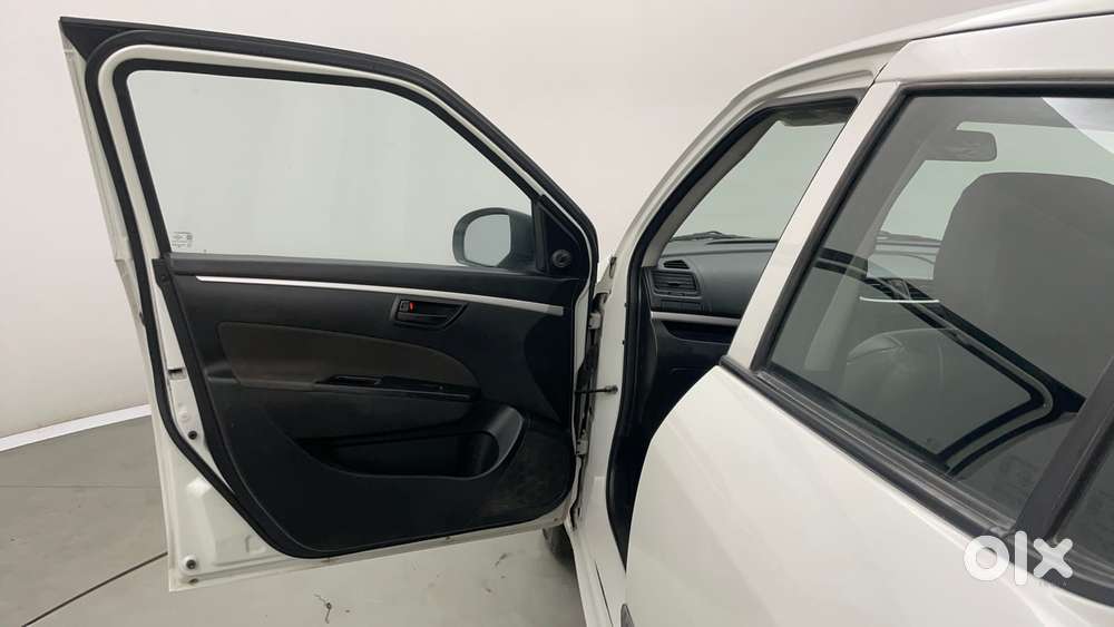 Maruti Suzuki Swift 1.2 Lxi (o), 2017, Petrol