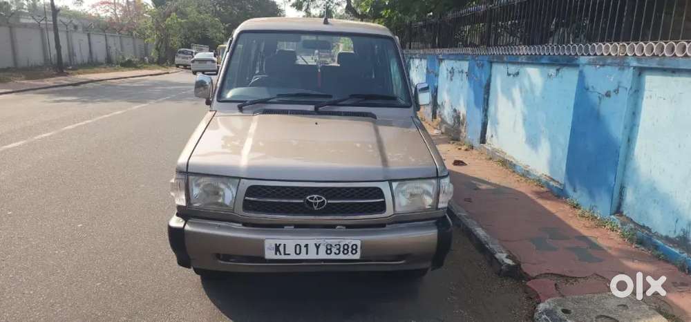 Toyota Qualis 2002 Diesel 249000 Km Driven