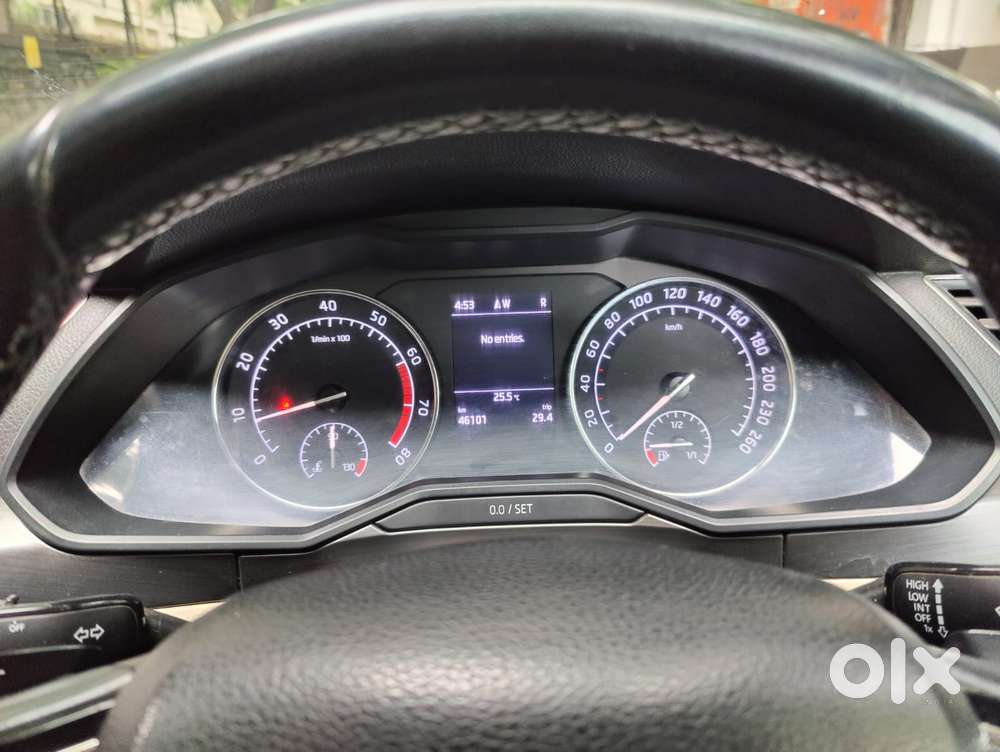 Skoda Superb Style 1.8 Tsi At, 2018, Petrol