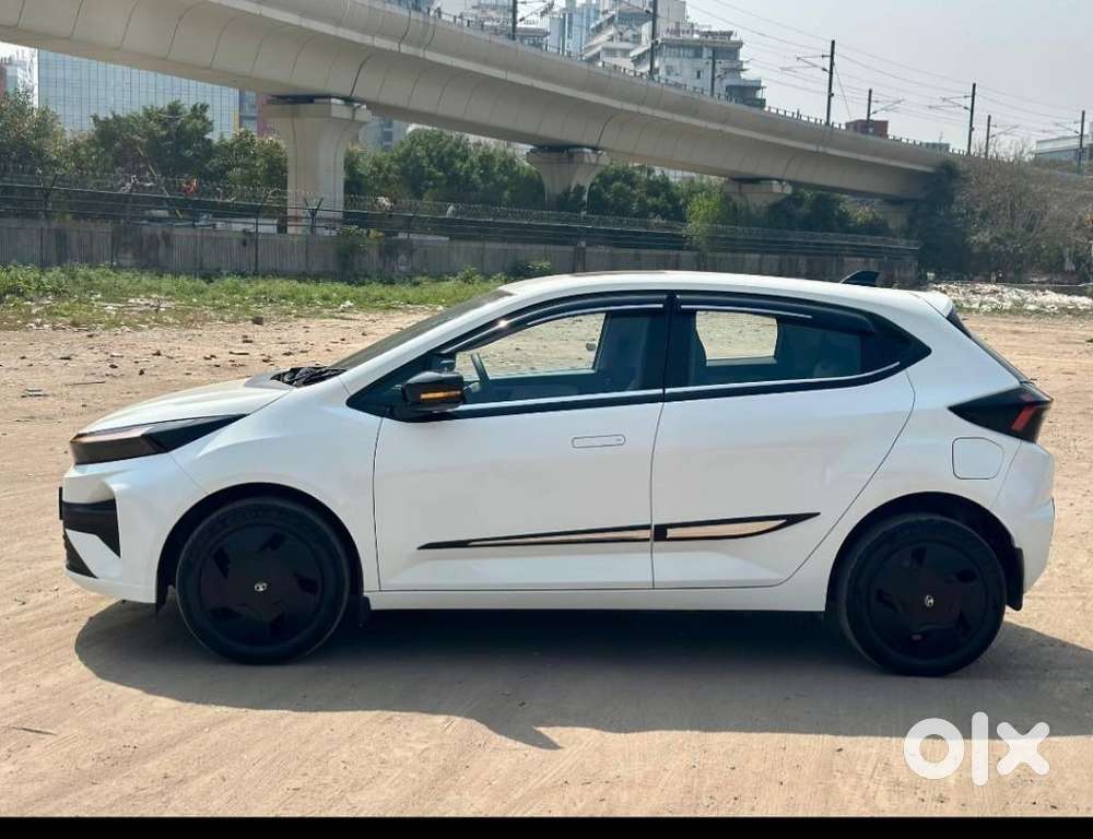 Tata Altroz Creative S, 2025, Petrol