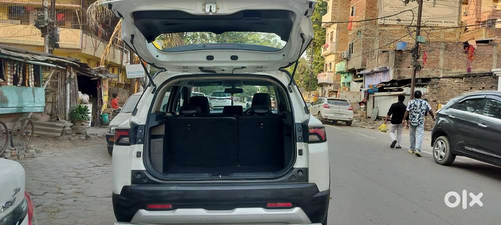 Maruti Suzuki Brezza 1.5 Zxi Plus Smart Hybrid Dual Tone, 2022, Petr..