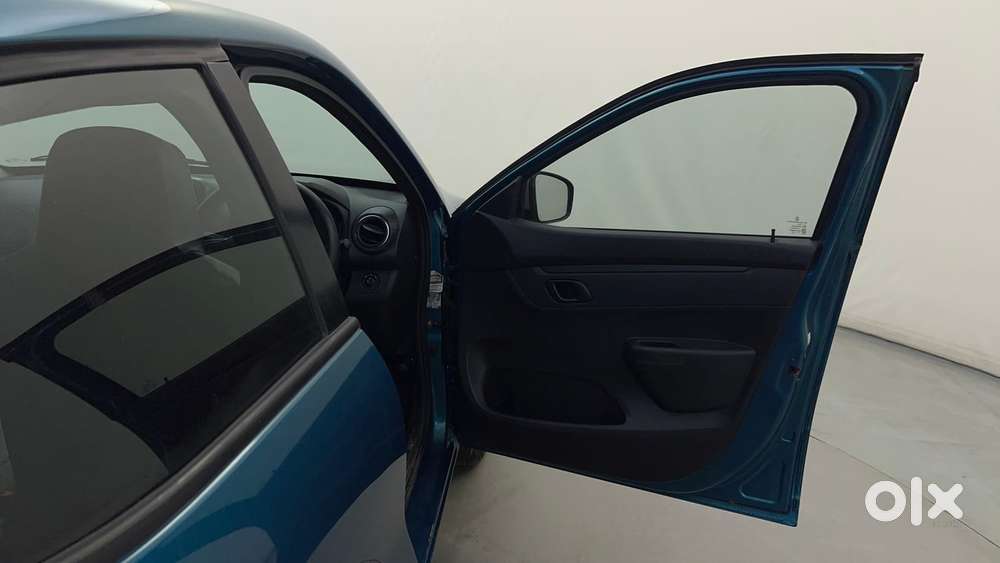 Renault Kwid 1.0 Rxt Amt, 2023, Petrol