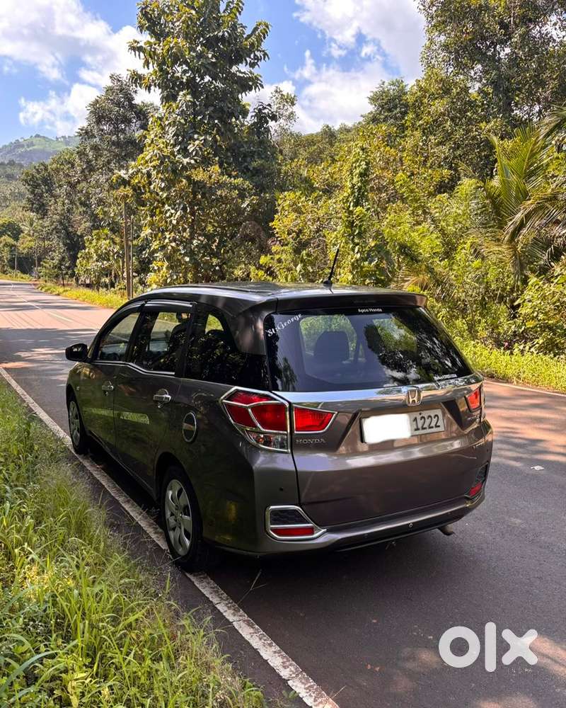 Honda Mobilio Diesel S Idtec 2015 Model Seven Seater